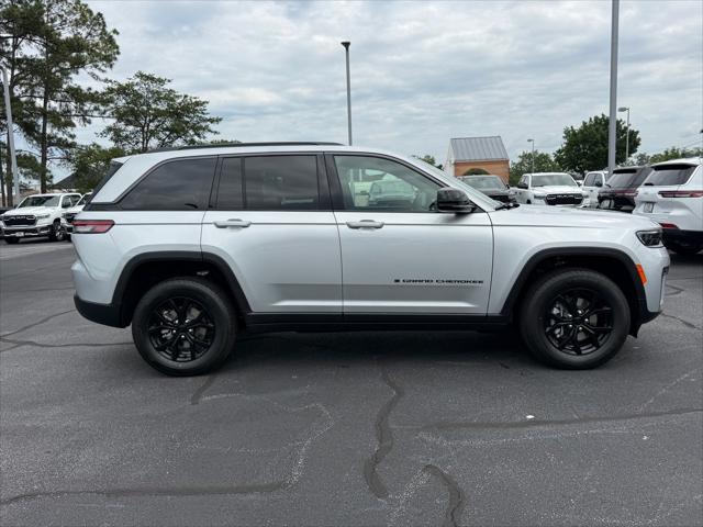 2026 Jeep Grand Cherokee GRAND CHEROKEE LAREDO ALTITUDE 4X4 2026 Jeep Grand Cherokee GRAND CHEROKEE LAREDO ALTITUDE 4X4
