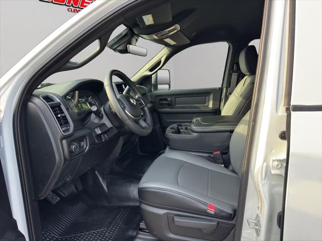 2026 RAM 2500 RAM 2500 TRADESMAN CREW CAB 4X4 64 BOX