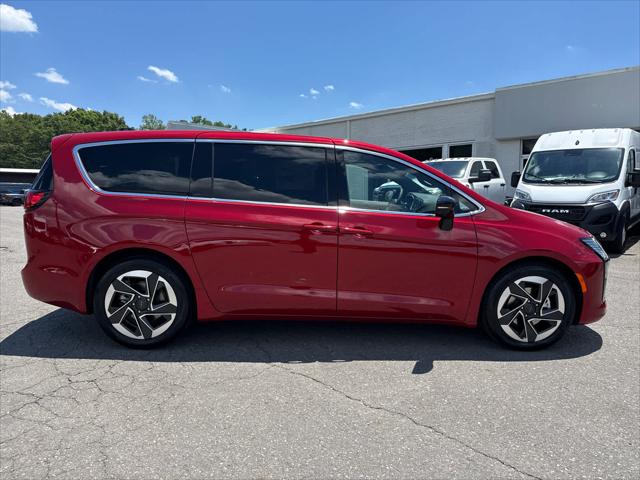 2027 Chrysler Pacifica Limited