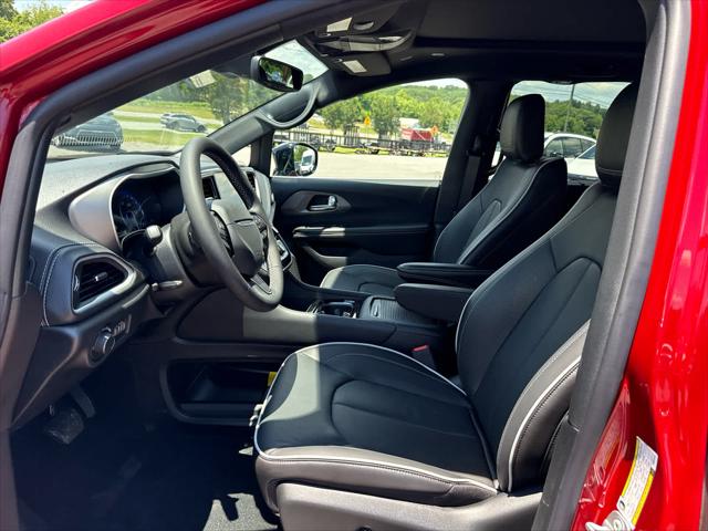 2027 Chrysler Pacifica Limited