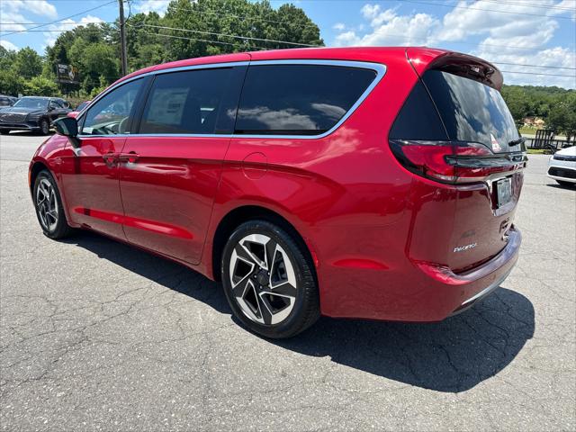2027 Chrysler Pacifica Limited