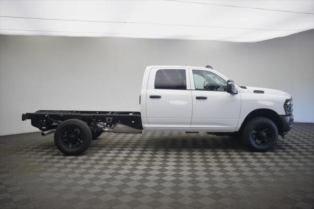 2026 RAM 3500 Chassis RAM 3500 TRADESMAN CREW CAB CHASSIS 4X4 60 CA