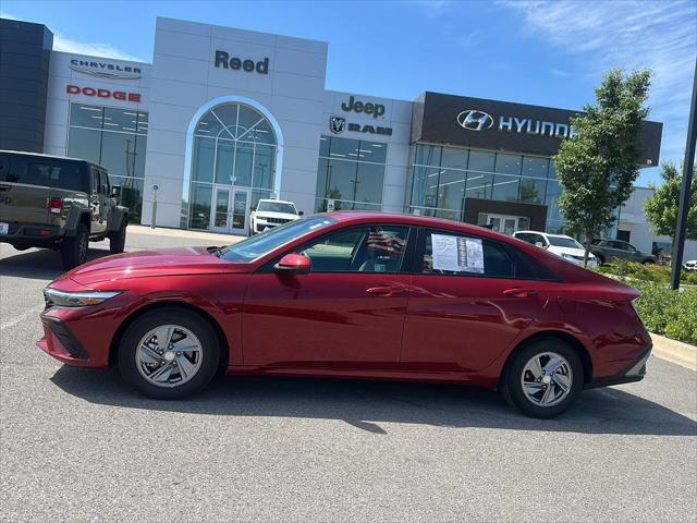 2025 Hyundai Elantra SE