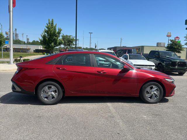 2025 Hyundai Elantra SE