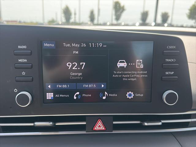 2025 Hyundai Elantra SE