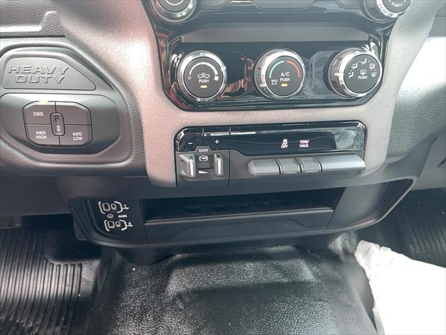 2026 Ram 3500 Tradesman Crew Cab 4x4 8 Box