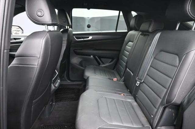 2024 Volkswagen Atlas Cross Sport 2.0T SEL R-Line
