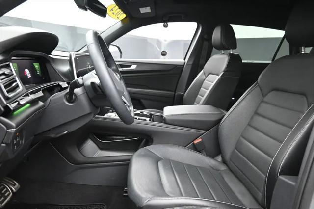 2024 Volkswagen Atlas Cross Sport 2.0T SEL R-Line