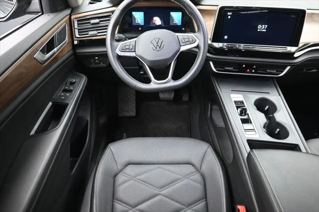 2024 Volkswagen Atlas 2.0T SE