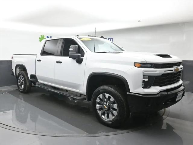 2025 Chevrolet Silverado 2500HD 4WD Crew Cab Standard Bed Custom