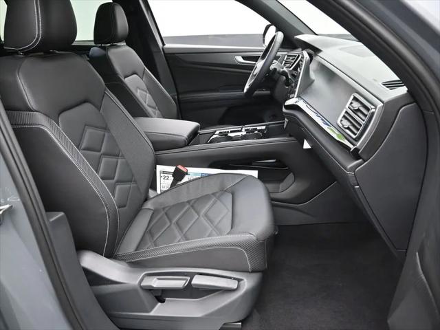 2026 Volkswagen Atlas Cross Sport SE with Technology