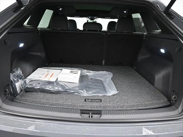 2026 Volkswagen Atlas Cross Sport SE with Technology