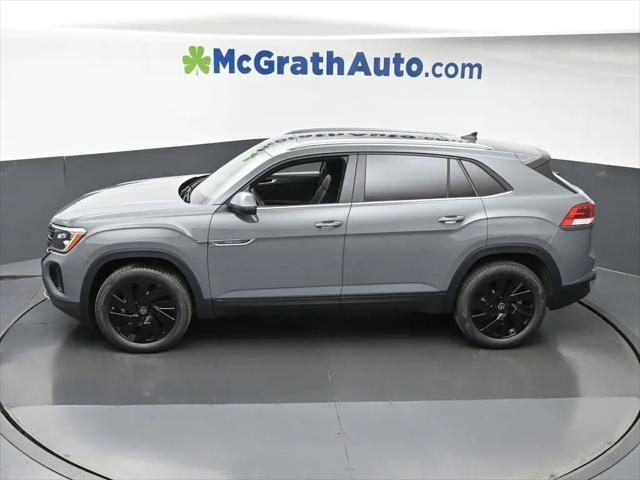 2026 Volkswagen Atlas Cross Sport SE with Technology
