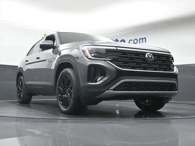 2026 Volkswagen Atlas Cross Sport SE with Technology