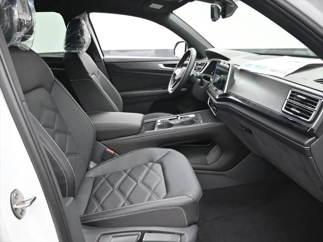 2026 Volkswagen Atlas Cross Sport SE with Technology