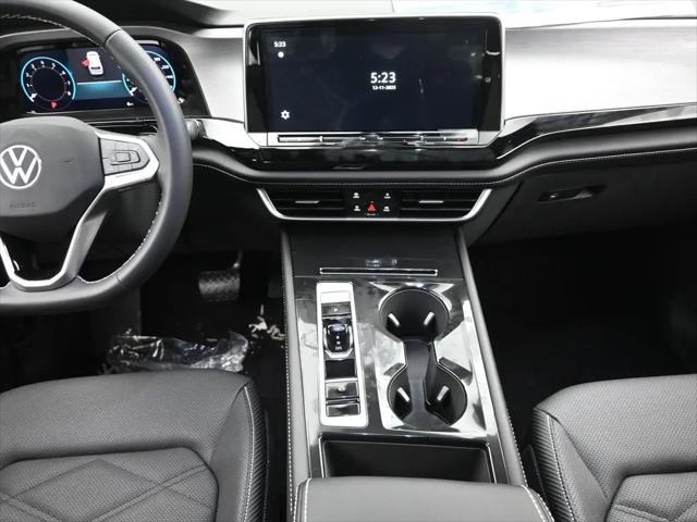 2026 Volkswagen Atlas Cross Sport SE with Technology
