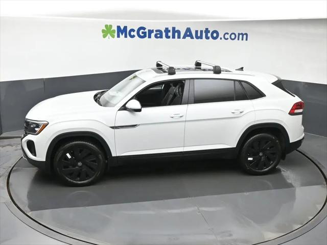 2026 Volkswagen Atlas Cross Sport SE with Technology