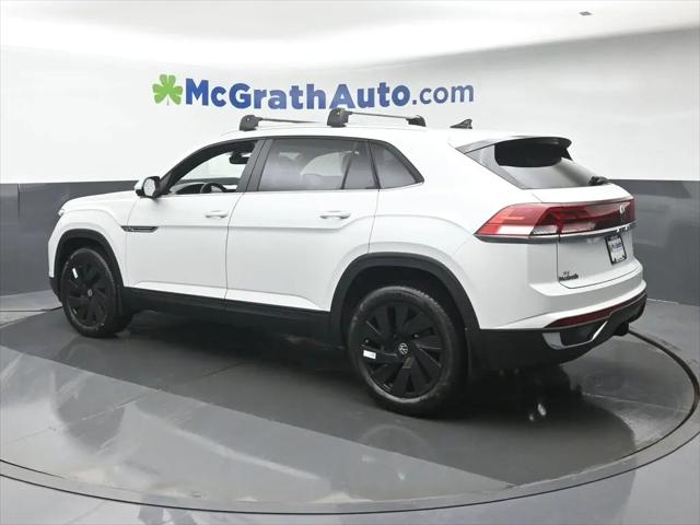 2026 Volkswagen Atlas Cross Sport SE with Technology