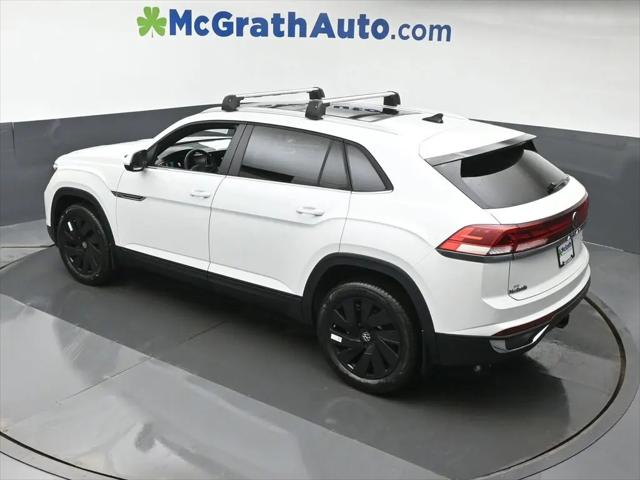 2026 Volkswagen Atlas Cross Sport SE with Technology