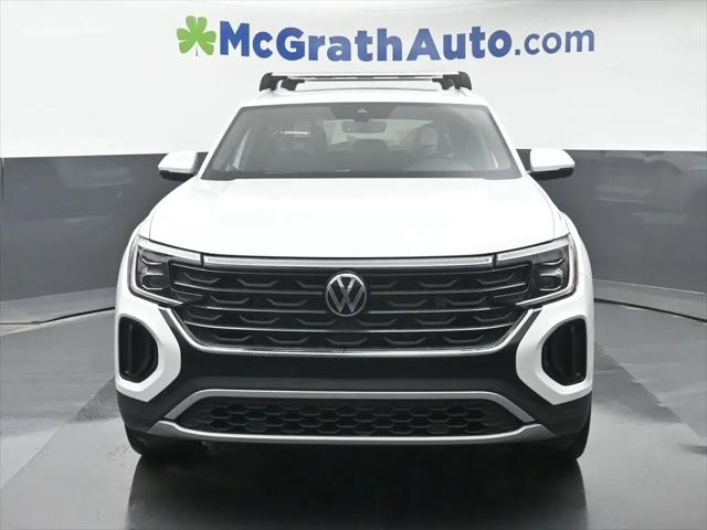 2026 Volkswagen Atlas Cross Sport SE with Technology