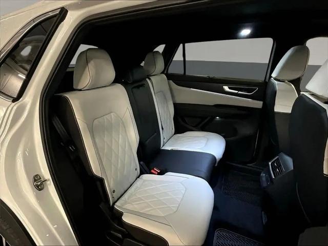 2026 Volkswagen Atlas Cross Sport SEL Premium R-Line