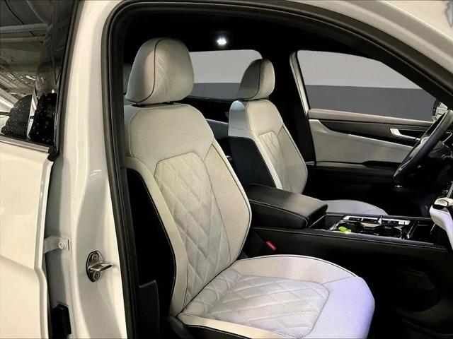 2026 Volkswagen Atlas Cross Sport SEL Premium R-Line