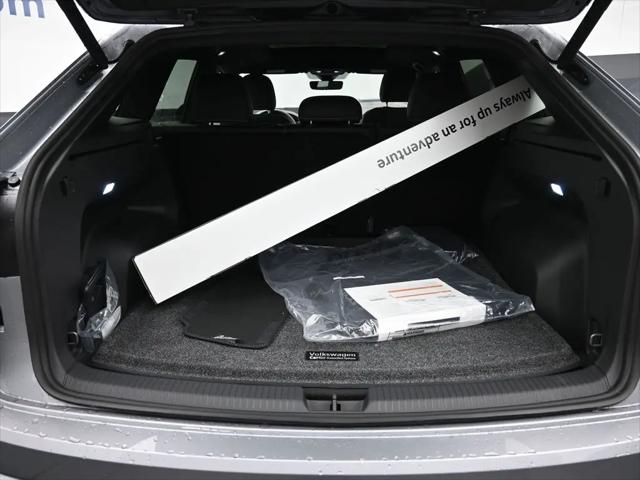 2026 Volkswagen Atlas Cross Sport SEL R-Line Black