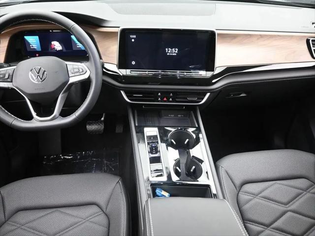 2026 Volkswagen Atlas SE with Technology
