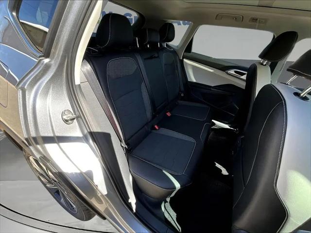 2026 Volkswagen Taos SE