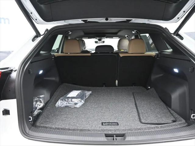 2026 Volkswagen Atlas Cross Sport SE with Technology
