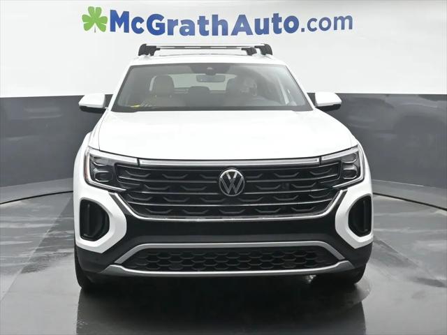 2026 Volkswagen Atlas Cross Sport SE with Technology
