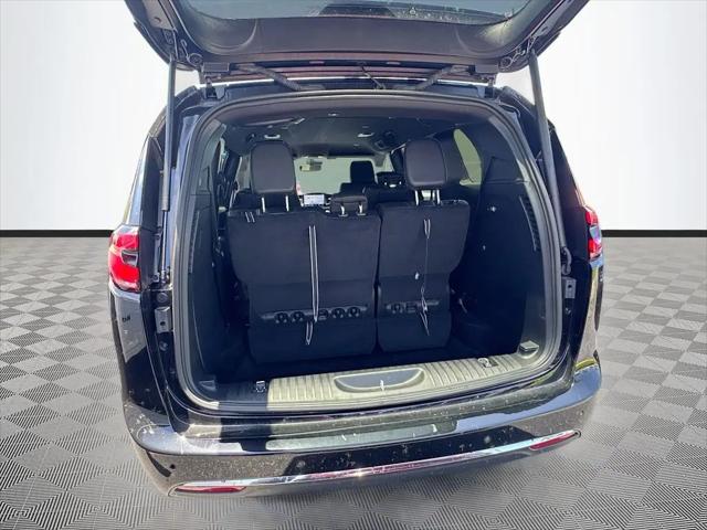 2026 Chrysler Pacifica Select