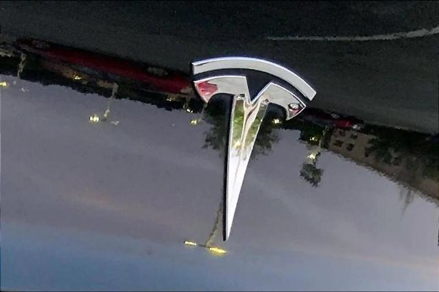 2021 Tesla Model 3 Standard Range Plus Rear-Wheel Drive