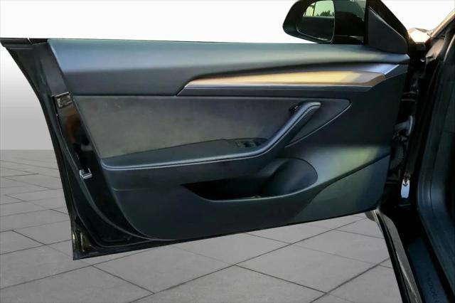 2021 Tesla Model 3 Standard Range Plus Rear-Wheel Drive