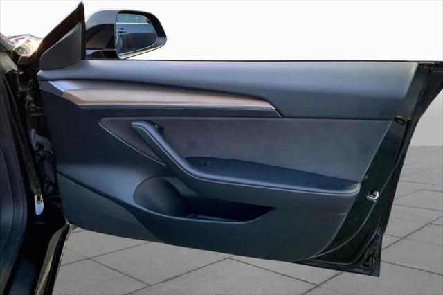 2021 Tesla Model 3 Standard Range Plus Rear-Wheel Drive