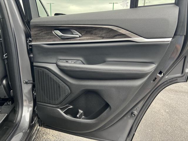 2026 Jeep Grand Cherokee Altitude 4x4