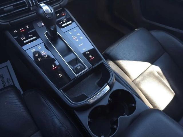 2023 Porsche Macan T