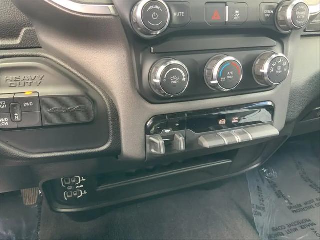 2024 Ram 3500 Big Horn Crew Cab 4x4 8' Box