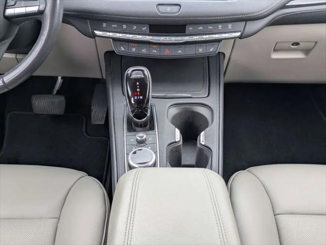 2023 Cadillac XT4 FWD Premium Luxury