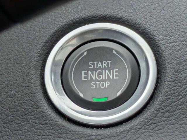 2023 Cadillac XT4 FWD Premium Luxury