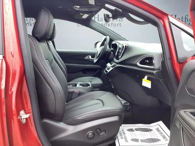 2027 Chrysler Pacifica Select AWD