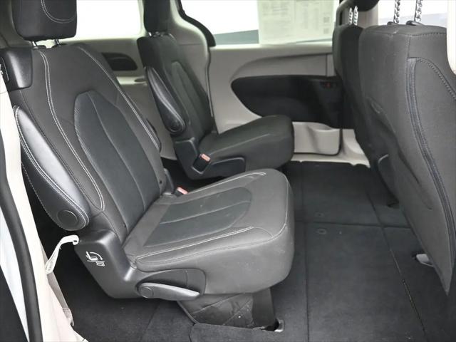2024 Chrysler Voyager LX