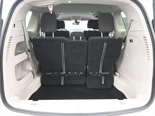 2024 Chrysler Voyager LX