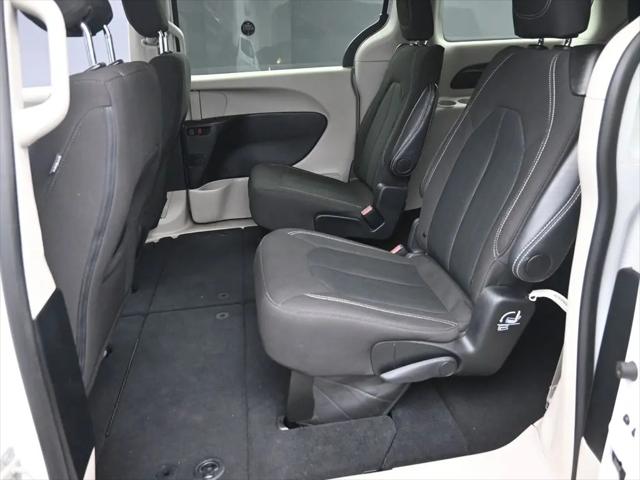 2024 Chrysler Voyager LX
