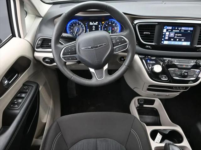 2024 Chrysler Voyager LX