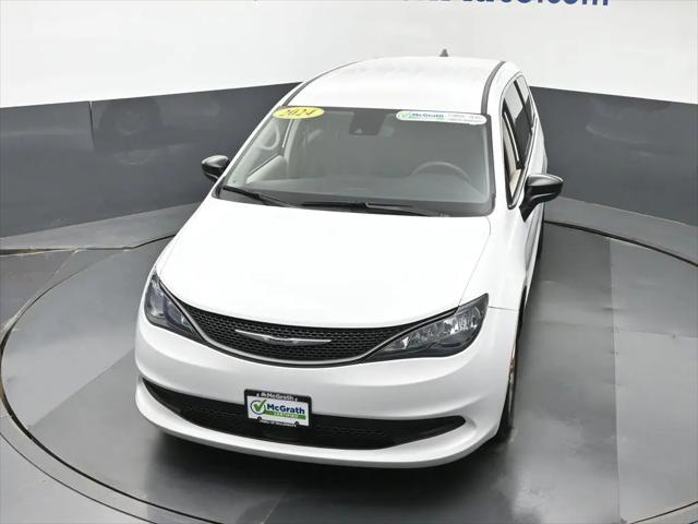 2024 Chrysler Voyager LX