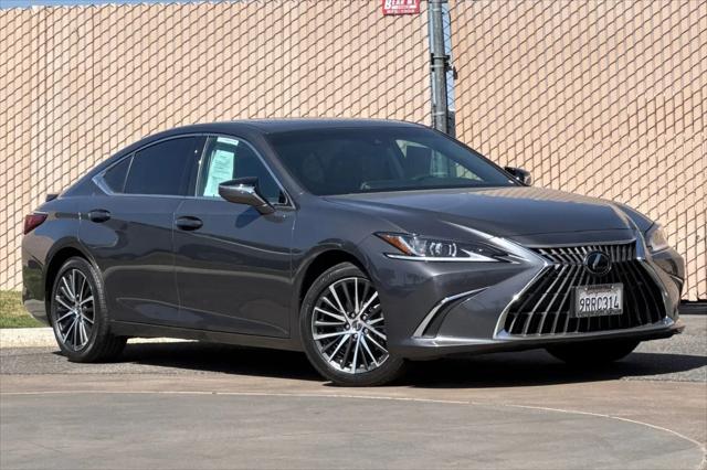 2025 Lexus ES 300h ES 300h