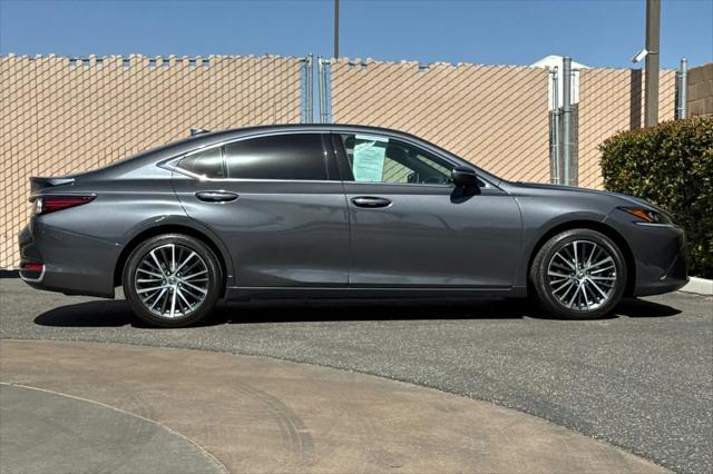 2025 Lexus ES 300h ES 300h