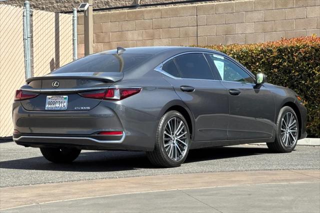 2025 Lexus ES 300h ES 300h