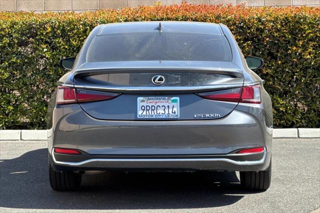 2025 Lexus ES 300h ES 300h